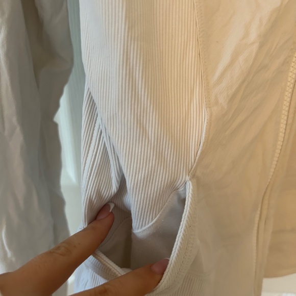 Lululemon Jacket - Picture 4 of 7